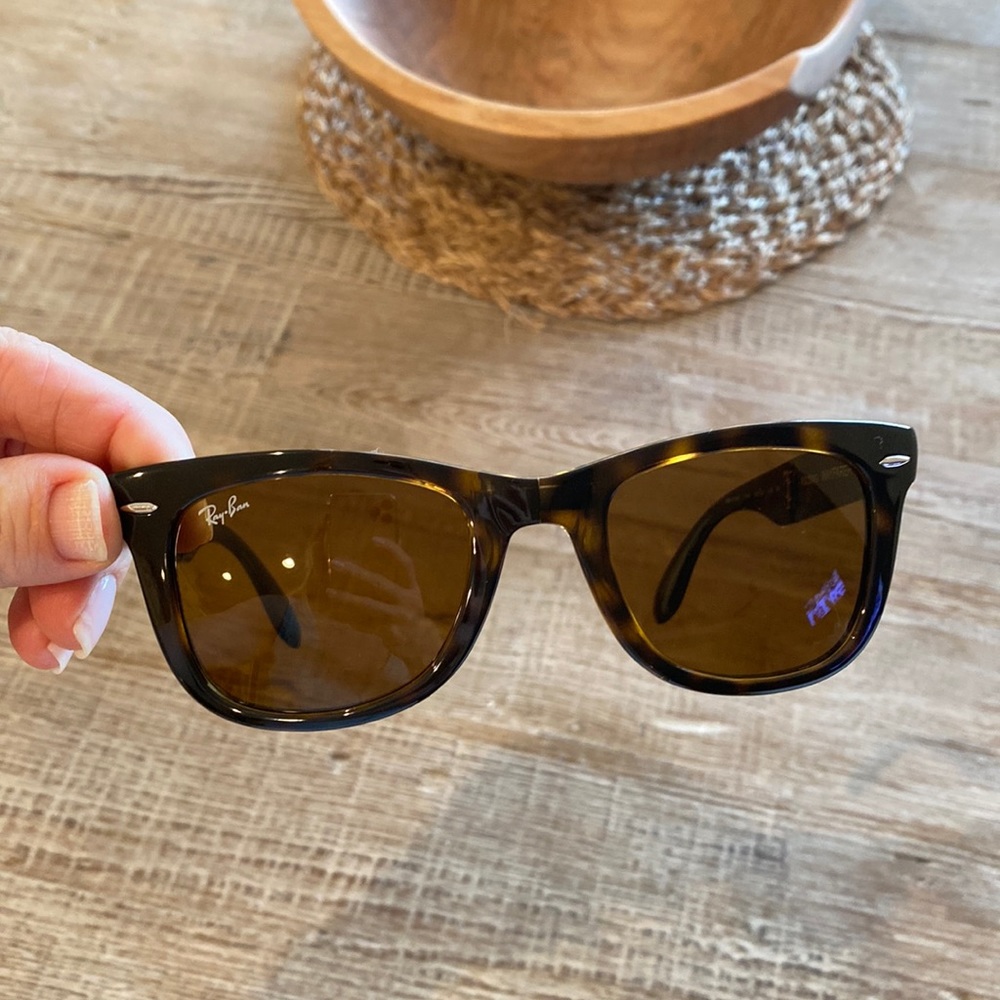Foldable Ray Ban sunglasses